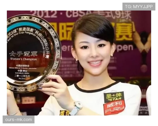 潘晓婷家里冰箱贴全是奖牌，连瓶矿泉水都放不下